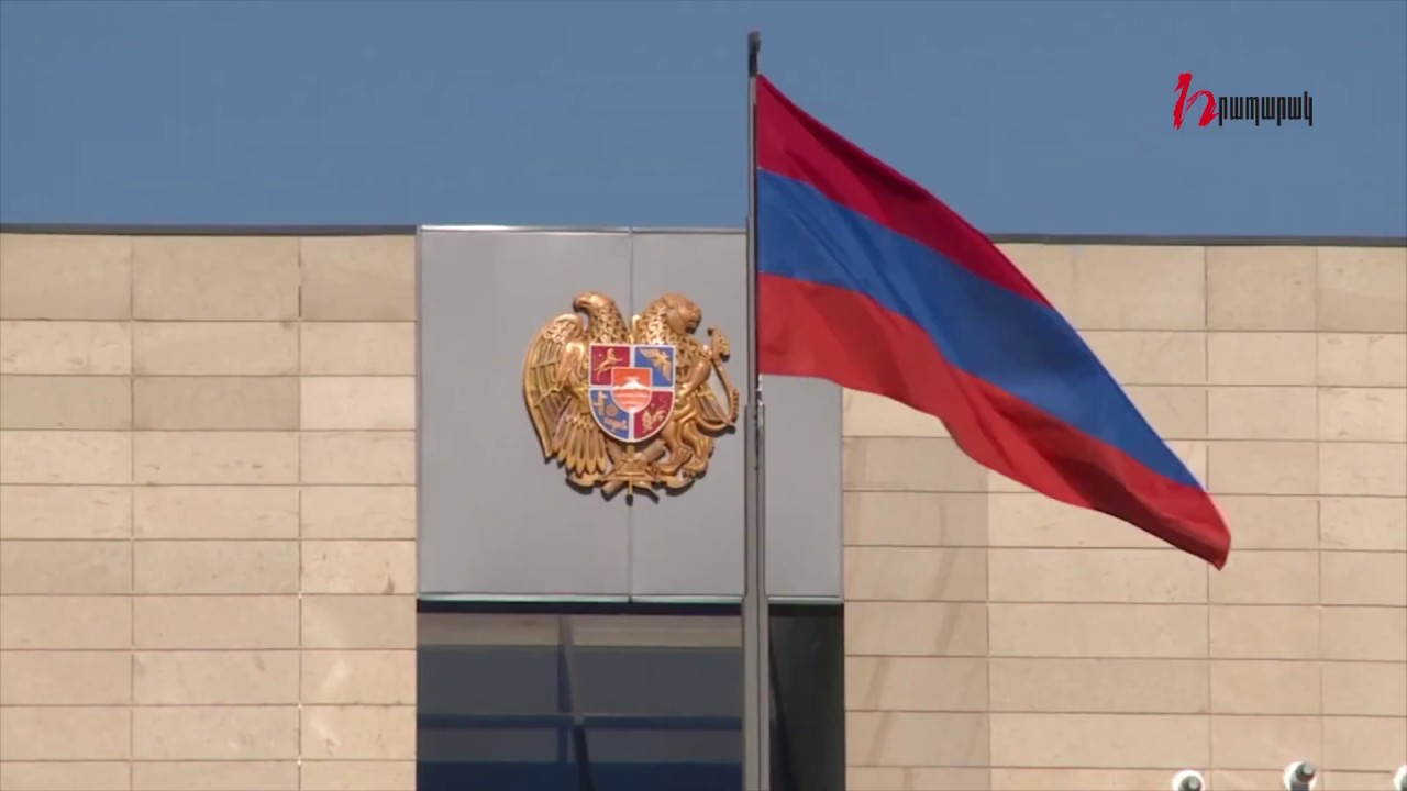 Ծխախոտի սկանդալից գլուխներ կթռչեն. Պատժվելու է Սերժ Սարգսյանի օգնականի որդին