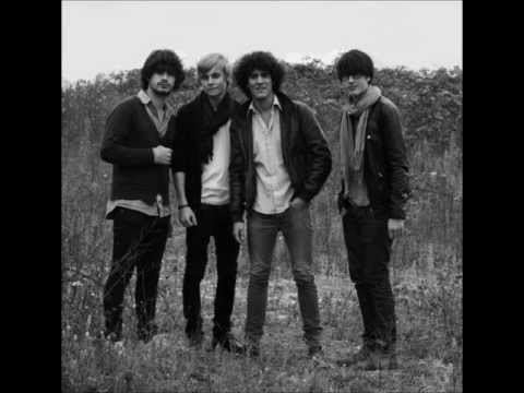 Super-Socks - Trois p'tits tours ( Official version )