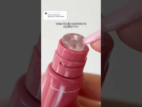 Who loves the squishy donut applicator on Glaze Craze??? 🙋‍♀️