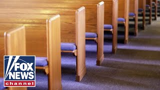 Pastor stops gunmen in church by praying for them
