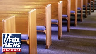 Pastor stops gunmen in church by praying for them