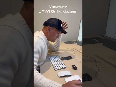 Zanger Hans gaat voor een carrière  in de ICT.