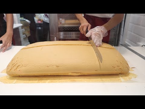Ah Mah Jiggly Cake Cutting Video