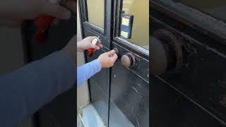 Bina ana kapı maymuncuk ile açma çilingir ustası deneme videosu 1