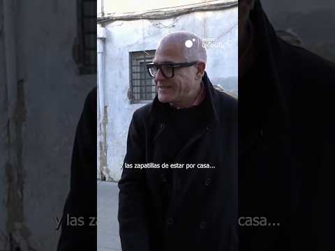 Revelan que un jefe acudía a la oficina en batín, chándal o sin bajarse del coche para fichar
