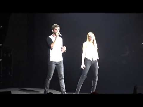 Thomas Rhett Danielle Bradbery "Playing With Fire" 11-19-15