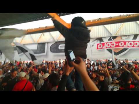 "Niños tocan bombo - Garra Blanca C-H-I - 30 de julio de 2017 - Somos hijos de la Raza Brava" Barra: Garra Blanca • Club: Colo-Colo • País: Chile