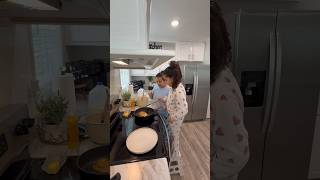 🥰Acompañen a Liah a ayudarle a mamá un sábado por la mañana‼️