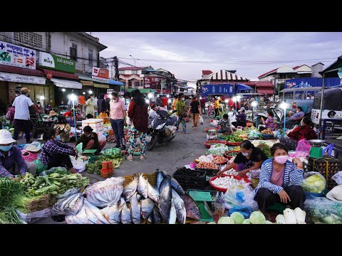 Fresh Food Market Scenes @ Dawn Along National Road 1, Phnom Penh Street Food Market @ Chhbar Ampov