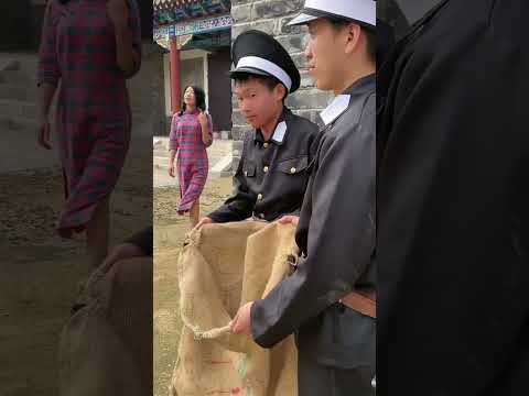 拍戏现场没有神，只有手艺人，道具组就是片场的魔术师#拍戏现场 #影视道具 #影视特效