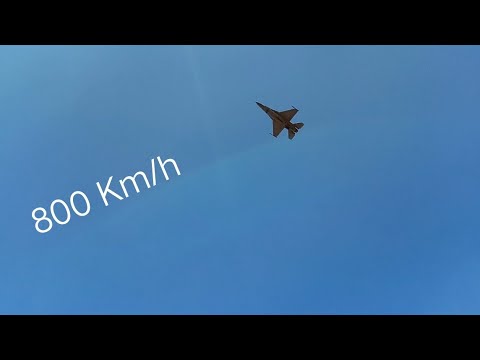 F - 16 Insane Flyby