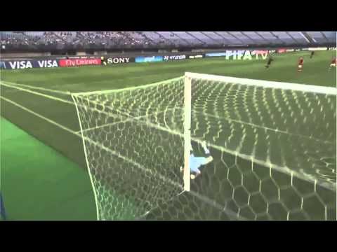 Carli Lloyd, Olivia Jiménez mid field range GOALS.