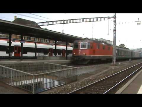 SBB Re 4/4 II mit RegioExpress in Muttenz