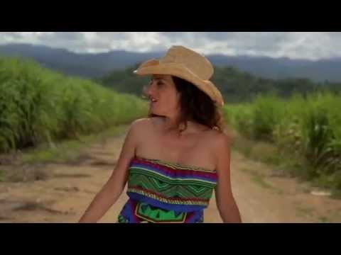 Amanda Martinez - Va y Viene (Official Video)