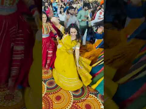 van ma chandaliyo ugyo re #garba #garbalover #gujaratigarba #garbadance #gujjugarba #dance