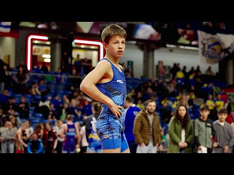 U15 Sargis Zaqaryan (ARM) vs Volodymyr Kinzerskyi (UKR) 48kg. Greco-roman boys wrestling. B-cam-man
