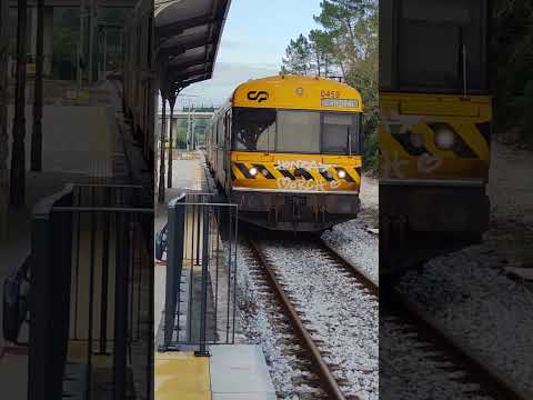 CP 0459 A DAR ENTRADA NO APEADEIRO DE ÓBIDOS PARA RUMAR A MELEÇAS 06-11-2025 as 16:21 (095/25)