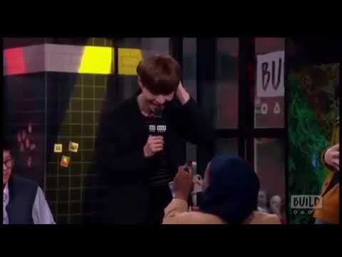 #lay #zhangyixing a fan ask lay for marriage  ** how can I answer this question ** he is so cute 😍