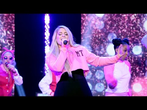 Meghan Trainor Performs 'I'm a Lady'!