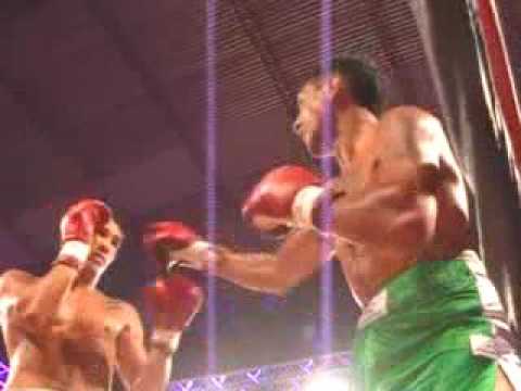 Tomás Andrés "La Cobra" Reynoso vs. Osvaldo Ismael "El Carnicero" Acuña