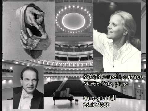 Katia Ricciarelli-"Chi il bel sogno di Doretta" (Carnegie Hall, 1975)