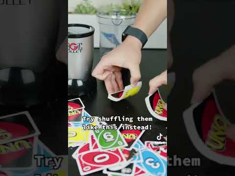 Shuffling tips! 👆 @uno come at me! #yourewelcome #uno #cardgame #boardgame #shuffle #blender