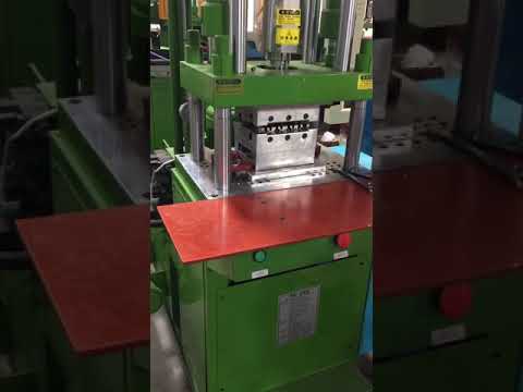Micky Mouse power plug making vertical plastic injection machine factory JY -450ST