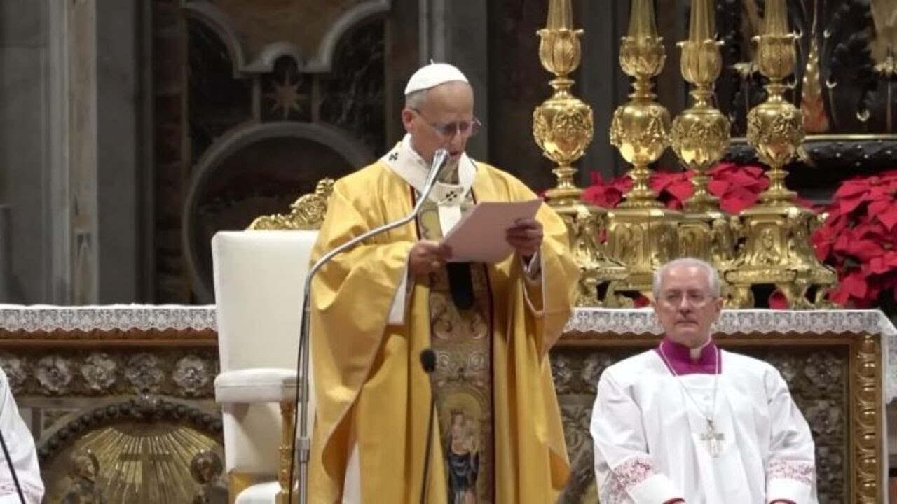 Papa Leone XIV cita Papa Benedetto XVI: "Non c'è spazio per Dio se non c'è per l'uomo"