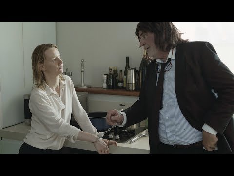 超個性的な父が、祖国を離れて仕事をしている娘に会いに来て…！映画『ありがとう、トニ・エルドマン』予告編