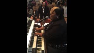 Shellea Wade is soooo amazing, singing &quot;Just another day&quot; Must watch!