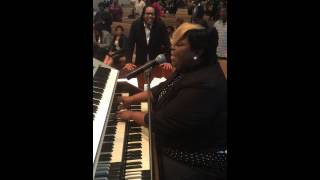 Shellea Wade is soooo amazing, singing &quot;Just another day&quot; Must watch!