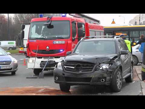 Dachowanie busa na Puławskiej w dniu 13.11.2012