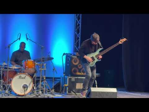 Yellowjackets live 2022 Dane Alderson bass solo