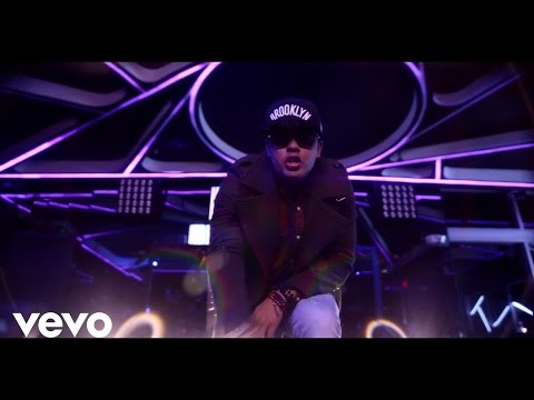 Estephy - Una Mirada Mas (Video Oficial) ft. Maffio