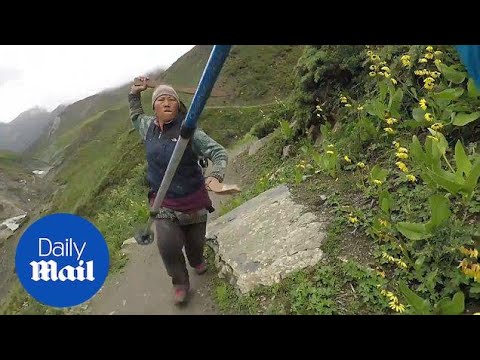 Angry Nepalese woman chases British family on Annapurna Circuit - Daily Mail