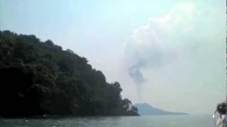 preview picture of video 'Krakatau Camping & Snorkeling, Indonesia, July 2011'