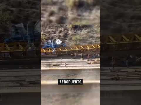 🚨 “¡Se cayó el puente! Grúa colapsa en Tijuana y obreros se salvan de milagro”
