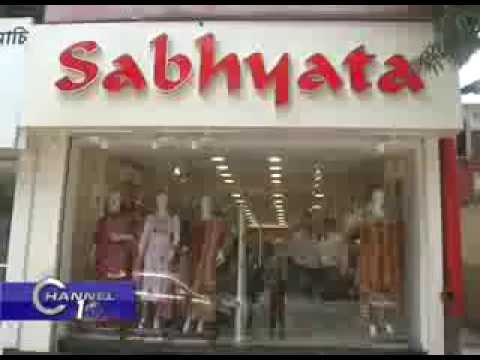 Bringing together a Pujo Special and bright pop of color for your festive wardrobe.