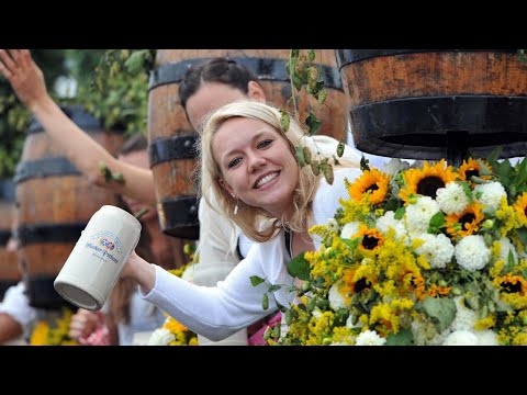 Walter Ostanek - Stand And Sing Ein Prosit (Official)