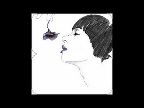 Clara Moto - Specify