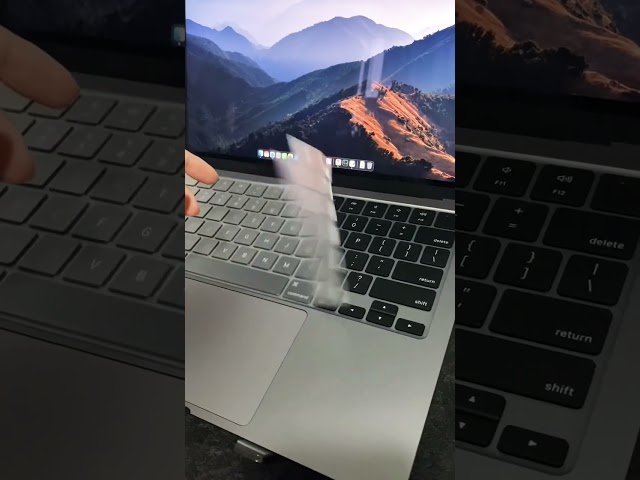 Vídeo relacionado con Protector de Pantalla para Teclado, Set de Protección para Teclados y Pantallas de Portátiles - Paño de Limpieza de Microfibra (34 x 22,5 cm) para MacBook Pro de 15 y 16 Pulgadas, DELL XPS, HP Envy