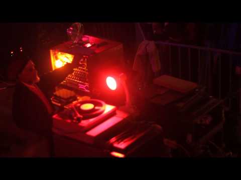 REGGAEBUS NIGHT # 2   -   KING EARTHQUAKE 3