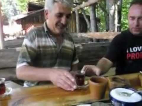 Skenderi dhe Ramadani te kulla e jetimit