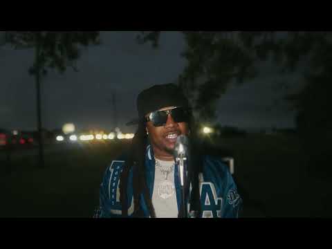 Bossman Beezie - Hidden Scars (Behind The Mic Performance)