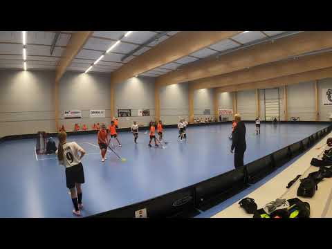 3.9.2020 FC Tuusula B-tytöt - Korska D-pojat - erä 3/3 Tuusulan salibandyhalli