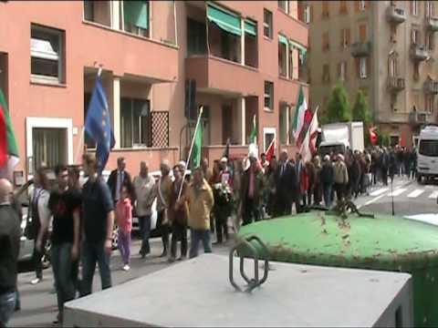 Corteo per il 25 aprile nel quartiere Oregina Lagaccio a Genova