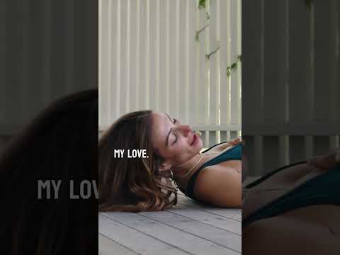 Stretch and relax the neck! 🌿 Let's practice together!