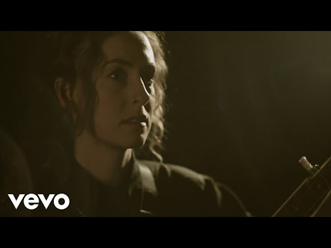 Niamh Bury - Bite The Bridle (Live)