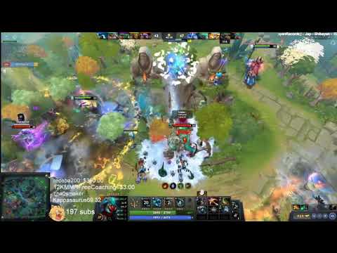 Eternal Envy cosplays Arteezy!