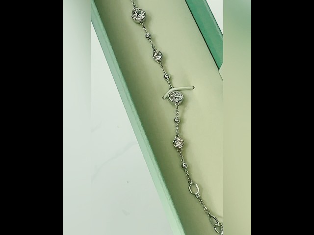 Vídeo relacionado con Swarovski Pulsera Imber Emily, Tallas redondas combinadas, Azul, Baño de rodio